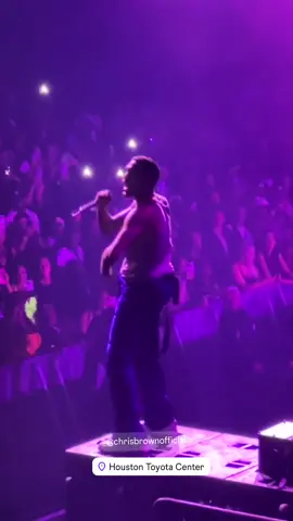 I can make it hurricane on it  hunnid bands, make it rain on it tie up, put chain on it.—-.-——-.————.———.————.———-#1111tour  #chrisbrown #chrisbrownofficial  #chrisbrownexclusives  #chrisbrownworld #teambreezy #chrisbreezybrown  #chrisbrownconcert #chrisbrowntiktok #chrisbrownfans #chrisbrownfanpage #chrisbreezy #teambreezy  #chrisbrownvibes #chrisbrownvideos #m #teambreezy4life #breezyseason #breezyera #fyp #foryou #fypシ #viral #viralvideo #viraltiktok #foryoupage #f #explor #explorepage #foryou #foryourpage  #foryoupage❤️❤️ #fy #fypp #explorer  .