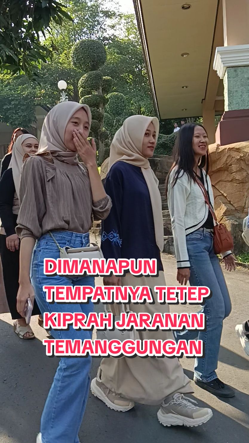 dimanapun tempatnya tetep kiprah 😅🔥💃 @puput.noviyanti #shafiratmg  #jarankepangtemanggung #jaranantemanggungan #jaranantemanggung #hokya #hokyatemanggung #kiprah #kiprahjaranan #nyeni #keseniantradisional🇮🇩 #temanggunghits #pegiatsosialmedia #fypシ゚viral #fypシ #fyp 