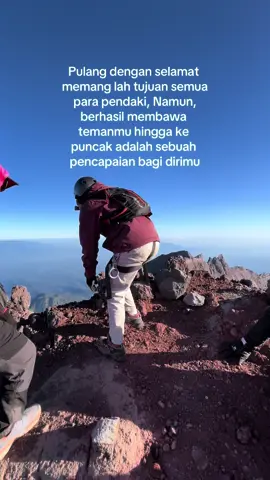 mari bersyukur dan hidup lebih lama, masih banyak lukisan Tuhan yg belum kita kunjungi #pendaki #pendakigunung #pendakiindonesia #puncaksejati #raung 