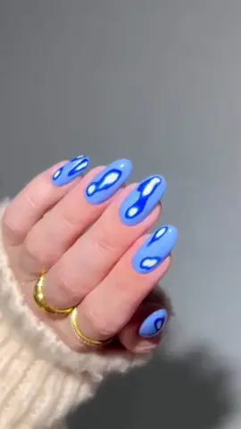 Super fun and easy layered nail design 💙🩵🤍 #nailsami #nailtutorial #tutorials #skills #nails #blue 