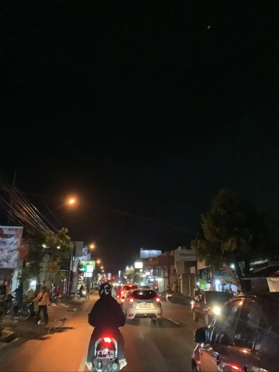 keluar malam memang ga baik, tapi malam tidak pernah gagal dalam menenangkan pikiran☺ #fyp #foryou #xybca #paprandom #vibesmalam #motoran #vario #vario125 #variovibes🥀 