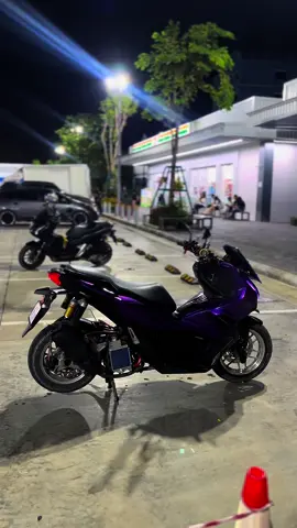Purple color upgrade 💜 #adv150cambodia #adv150indonesia #adv150modifikasi #cambodia🇰🇭 #indonesia🇮🇩 #RTracingteam #CapCut #tiktok #foryou #scooters 