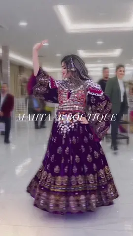 Beautiful dance, beautiful dress 💃🏽😍 DM to order on instagram ✨ #afghanistan #afghandress #afghanwedding #afghandance