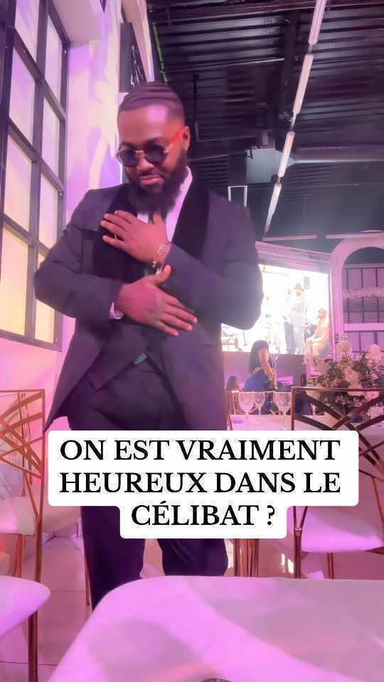 Alors? Vous en pensez quoi ? #celibataire #mariage #elegance #charismatique #amour #musiquecongolaise #koffiolomide #congolaise🇨🇩🇨🇬 #afriquetiktok 