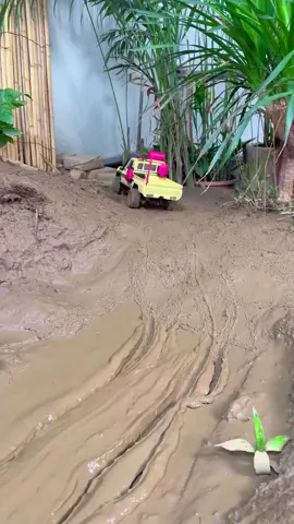 RC Jeep in action in the mud #foryou 