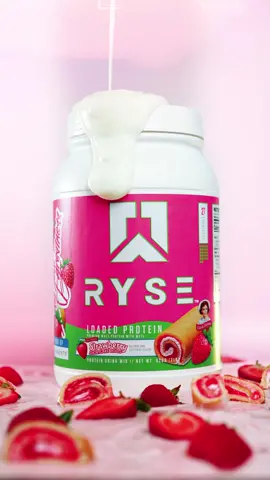 Little Debbie Strawberry Shortcake Roll Protein is now LIVE! Grab yourself a sweet treat while you can 😏🍓 #rysesupps #protein #gym 