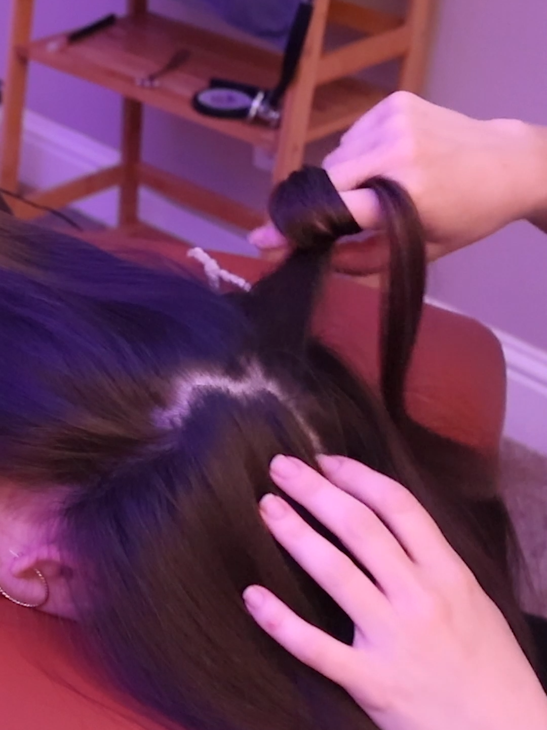she loves when I pull her hair 🥸 #asmr #hairpulling #asmrscalp #asmrchiro #asmrsoundsdaily #fyp #satisfying #relaxingvideos #chilibasmr