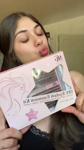 these lashes are so cute 😍 #fypage #lashestutorial #diyclusterlashes #lashextensions #viralvideos 