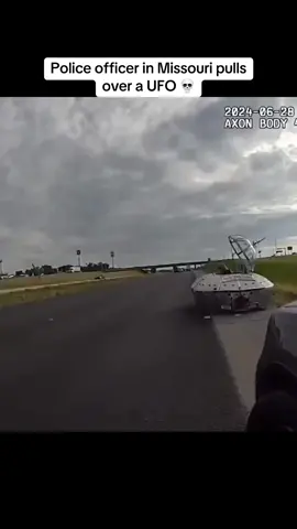 Police officer in Missouri pulls over a UFO in thr middle of the highway! #viral #fyp #police #copsoftiktok #arrested 