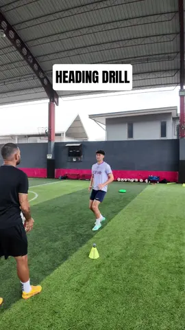 HEADING DRILL🔥 FOLLOW @coachyuricosta for more football content! ✅ WANT MORE? Get 7 days free-trial on my app ⚽️📲 Link in the BIO! #coachyuricostaapp #coachyuricosta #football #footballdrills