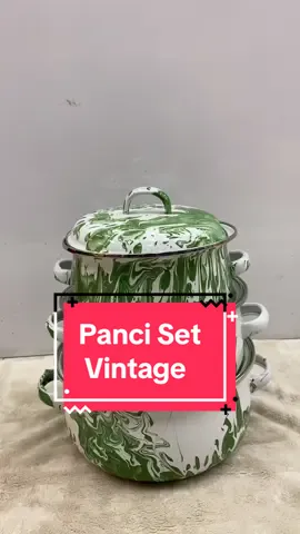 Speksifikasi : - Bahan dasar Stainless steel. - Coating enamel - Motif Brilik / Burik / Butik Hijau. - 1 Set Terdapat 3 Ukuran antara lain 16cm, 18cm dan 20cm. - Masing masing panci dilengkapi tutup Speksifikasi Panci Set Jadul : ● Ukuran 16cm Dengan tinggi 8cm Kapasitas : =/- 1.800ml ● Ukuran 18 Cm Tinggi 9cm Kapasitas +/- 2100ml ● Ukuran 20Cm Tinggi 10cm Kapasitas =/- 3 Liter #fy#fyp#fypシ゚viral #panci#panciviral#vintage 