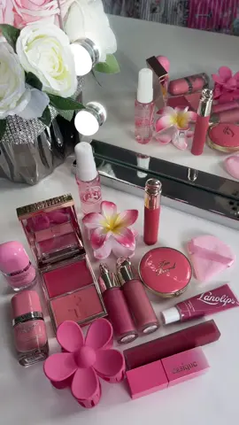 I could stare at this all day 🎀🌸🌷🧚🏼💐💗 #makeupfavorites #makeupcollection #makeupaddiction #makeupobsession #aestheticmakeup #prettymakeup #girlythings #girlygirl #girlytok #girlyaesthetic #makeupforyou #thatgirlaesthetic #softgirlmakeup #fyp @Rare Beauty @revlon @Dasique Global @Too Faced @Lanolips @Sol de Janeiro @rom&nd global @MECCA @sephora @SEPHORA AUS + NZ 