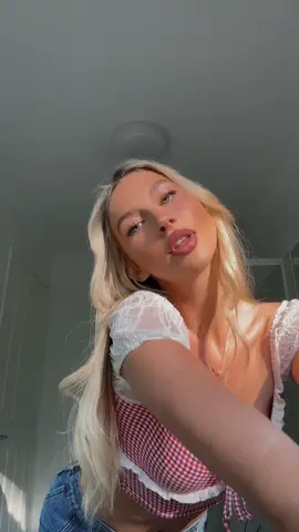 😘