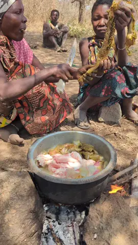 This Incredible food,, Hadzabe woman cooking Everyday 🔥🔥 Survive daily life 