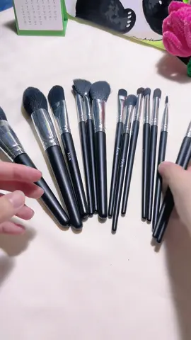 Bộ cọ trang điểm cá nhân 🐼 tin dùng 🥰🥰 #thichgautruc #xuhuong #bocotrangdiem #comakeup#cotrangdiem#trangdiem 
