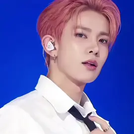 heeseung in pink hair is so damn attractive 🔥💯❤️💋#HEESEUNG #heeseung TikTok ruined the quality 😭#heeseungedit #fypシ #fypシ゚viral #fy #fyppppppppppppppppppppppp #fypp #fyp @enhypen 