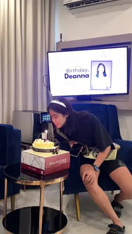 Surprising @Deanna Wong on her birthday at Adoré Skin.🎁🍾🎈 🎉🥳 happy birthday to you, Deanna! #deannawong #deannawongst #adoréskin 