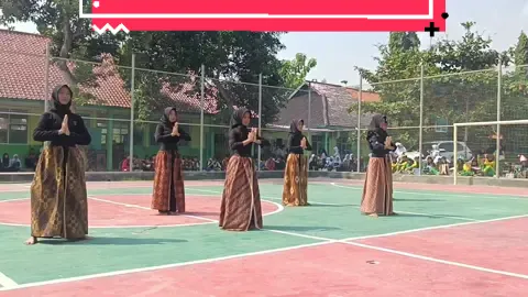Tari Gandrung Bandung 💃🏻💫 . . . Inspired by Sanggar Tari Nugeulis Budaya Nusantara  #TariGandrungBandung #Jaipong #taritradisional #sunda #kesenian #negama #fyp #gandrungbandung #bandung 