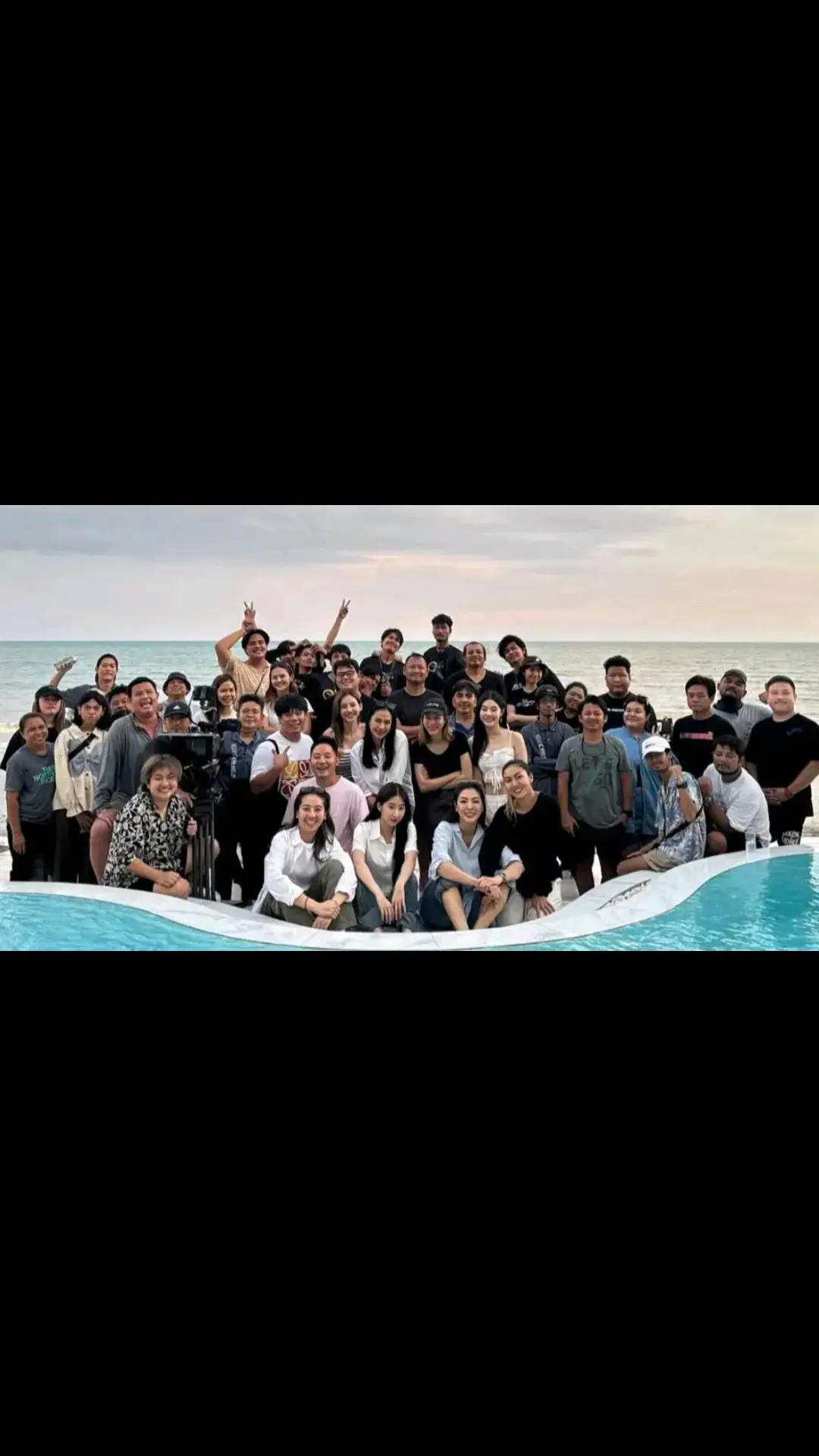 FROM MOONGDOO PRODUCTION THE CASTS OF BLANK THE SERIES AND PRODUCTION STAFFS FOR THE LAST EPISODE💗 #faye_malisorn #yokoapasra #blanktheseries #9starstudios#fyp #fypシ゚ #fyyyy 