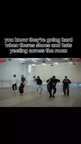 lee knows shoe flying into another dimension 🚀  @Stray Kids #straykids #skz #skzcomeback #skzcomeback2024 #chkchkboom #skzate #skzdancepractice #skzintro 