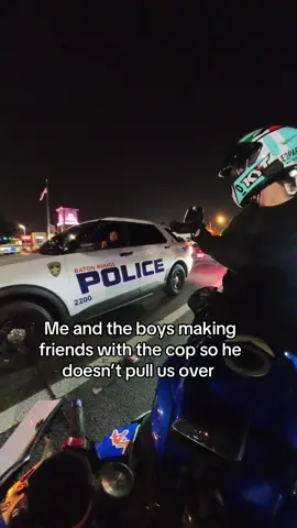Most chill BR cop ever🤣  @phantom  #bikelife #biketok #maskedmen #BookTok #bookreels #bikereels #motorcyclemen #fyp #fypシ #suzuki #gsxr #gsxr600 #sportbikes #Louisiana 