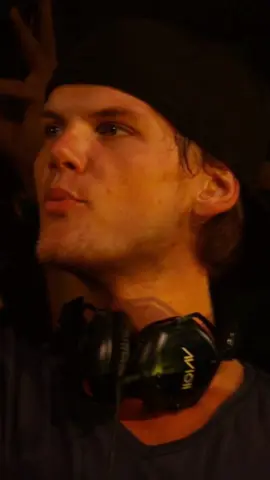“Levels” @Tomorrowland 2013 💙  Since its release in 2011, Levels has been a unifying force on dancefloors worldwide. Recently, this iconic track has been voted the number one Tomorrowland Anthem in the Tomorrowland Top 1000, proving its lasting impact more than a decade after its release. #avicii #tomorrowland #electronicmusic 