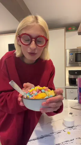 A SWEET TREAT GOODNIGHT OR GOOD MORNING DEPENDING ON WHERE YOU LIVE #fyp #youtube 