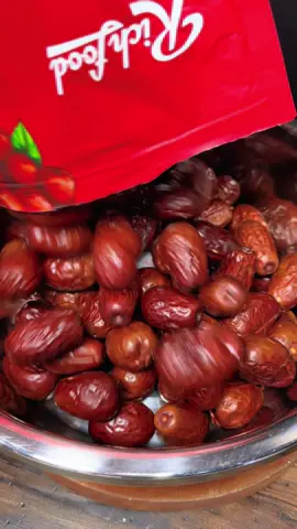 Gà hầm táo đỏ siêu to luôn nha cả nhà ơi🥰🥰🥰 #dienvienHuynhanhtuan #LearnOnTikTok #ancungtiktok 