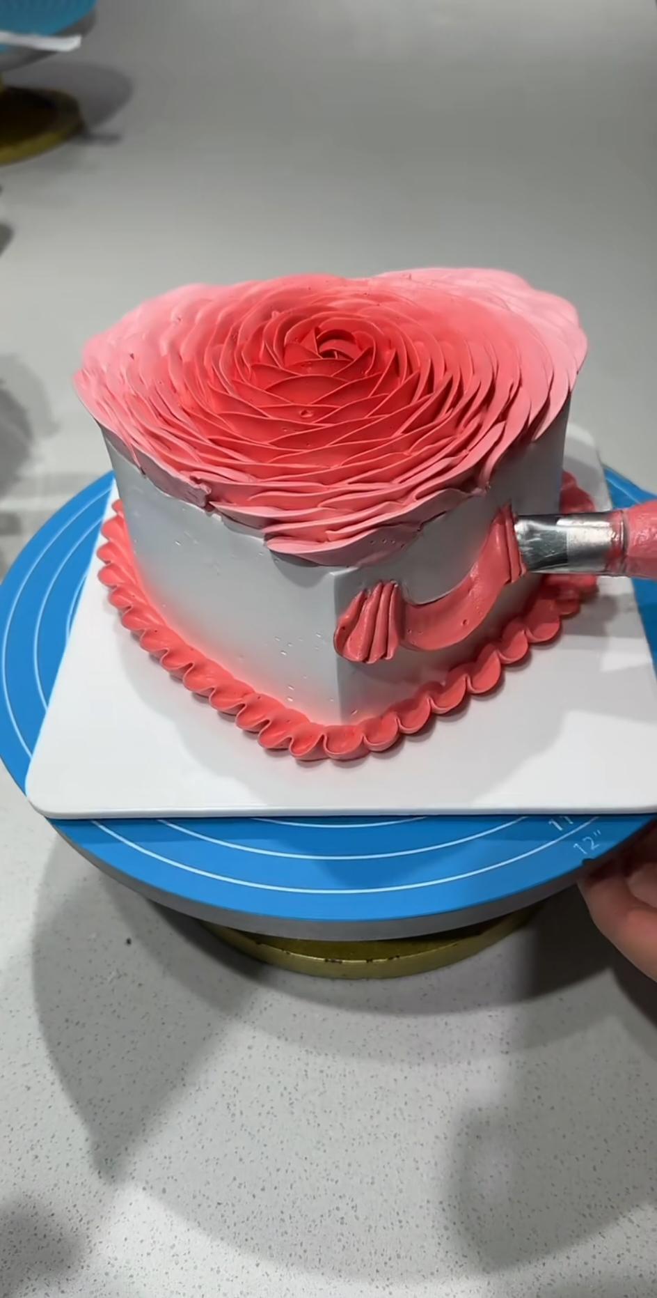 Heart Shaped Cake Making Tutorial #tiglezcakes 