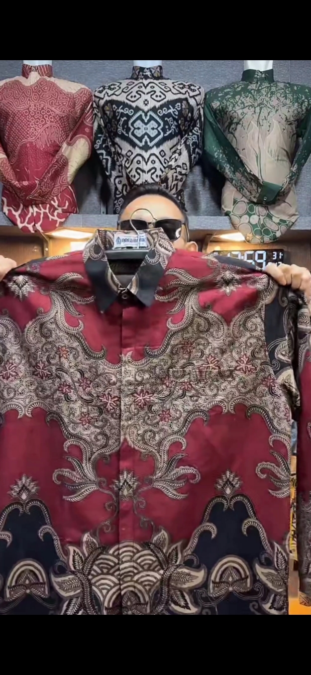 GAJAH MADA MAROON kemeja batik pria lengan panjang katun solo lapis furing #outfitideas #batiksolo #batikpremium #batikindonesia #outfit #racuntiktok #TikTokShop #OOTD #belilokal #batik 