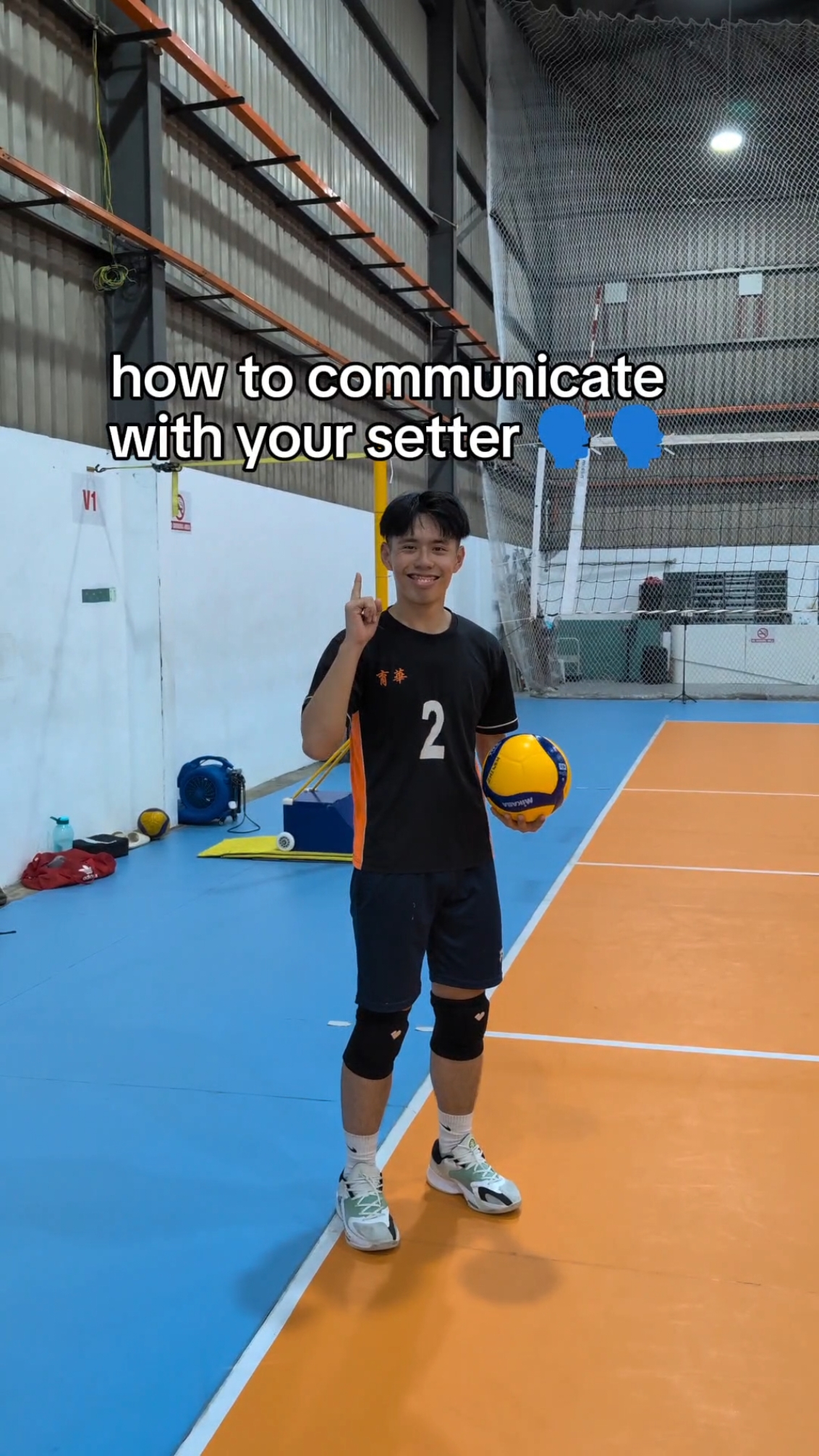 If you communicate like these with your setters, you'll definitely get more sets 🤫🥰💦. Tag your beloved setters 🥹🥹. #volleyballplayer #volleyballtime #volleyball #volleyballworld #malaysia#volleyball  #singapore #hinatashoyo #haikyuu #libero #beachvolleyball #kageyamatobio #排球少年 #排球 Am I communicating to my setters correctly?