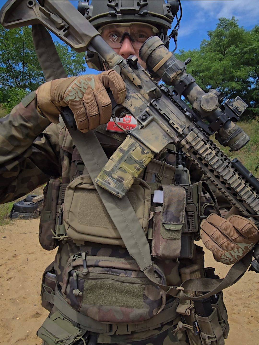 Hello TikTok! 👋 Stay hydrated and stay protected with the Guadrian Plate Carrier 💪#guardianplatecarrier #tacticalgear #helikontex #platecarrier #tacticalvest #tactical #militarygear #lawenforcement