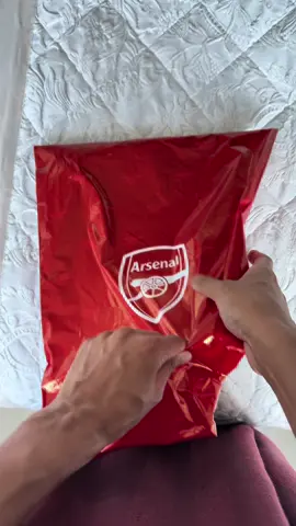 Unboxing the new Arsenal away kit #CapCut #Arsenal #Gunners #arsenalfc #arsenalawaykit #asmr #unboxing #fyp #gunners 