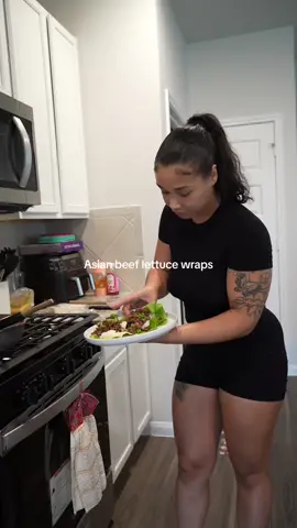 Asian beef lettuce wraps recipe quick, simple, and made enough for 3-4 days worth of lunch 😋 give it a try & let me know how you like it 🫶🏽