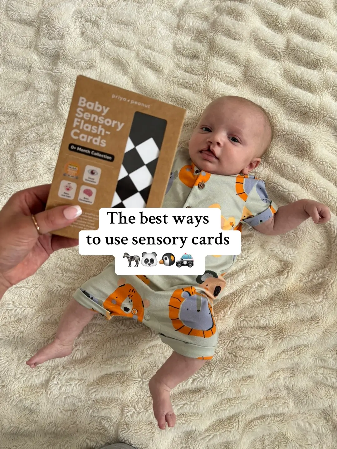 Different ways to use your black & white sensory cards 🖤@Priya & Peanut  #sensory #sensoryactivities #blackandwhite #baby #tummytime 