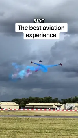 Happy @Royal International Air Tattoo season! Hope everyone is having the best time this year at RIAT! Definitely the best aviation show! Here are my memories from the last year🥹 #aviation#riat#airshow#avgeek#fighterjet#redarrows#planespotting 