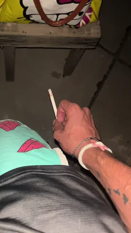 مديت يمناي ومديت يسراك  ‎عض اصبعك هذا دمعك ما ينفعك