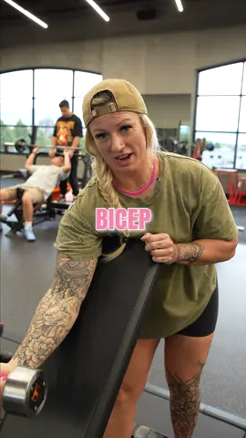 🎯 hit your biceps from all angles to get those tank top arms 💪🏼  save this for your next arm day and let me know how it goes.  helpful? 👇🏼  #armday #fitover40 #protein #biceps