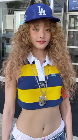 #MINNIE : to usando na minha secundária😻, minha mulher eh lindoca neh? 💪🏽 #hyunauticams #fancam #amarela #azul 