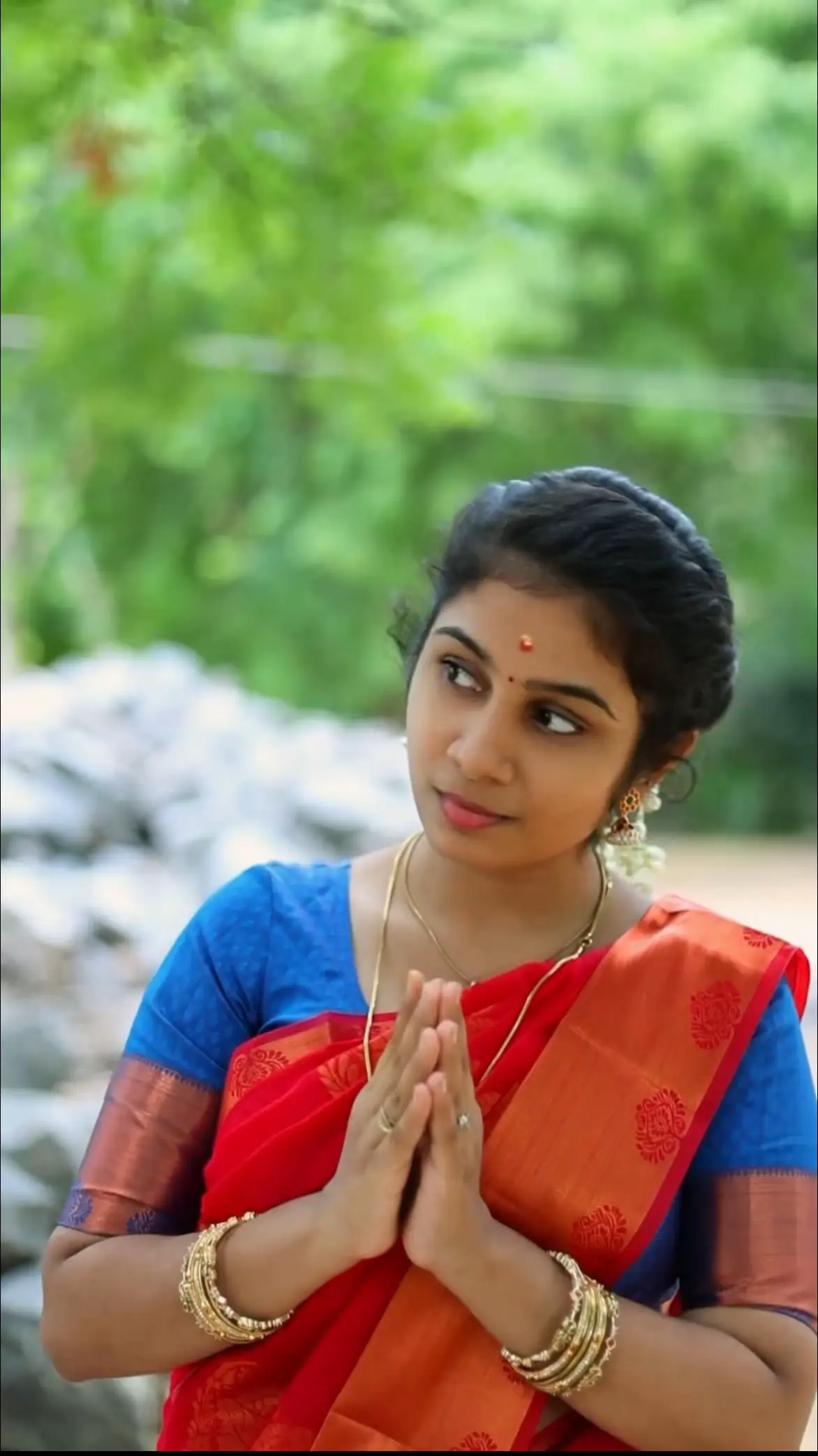 பேசாம இருந்தாலும் மனசோடு மனசாக பேசியதொருகாலம் 😘🎶 #fyp #trending #janani_tamilachi #tiktok #tamilmuser #unkuthama 