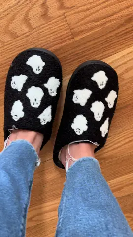 These are literally the cutest and they’re really good quality! #slippers #halloween #ghost 
