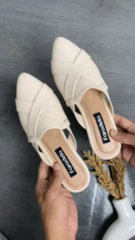 Gak mau ribet, mau yg nyaman, tapi juga stylis. Ini salah satu sandal mules yg kamu cari, harganya terjangkau dan bergaransi. #sandalwanita #sandalmuleswanita #mules #promoguncang88 #wibgajian #faradela 