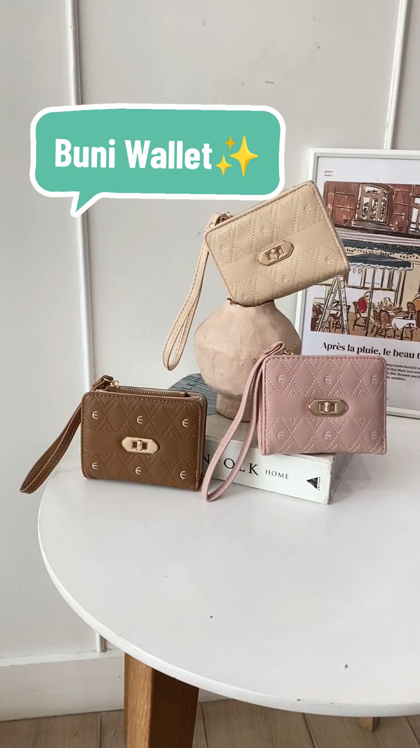 Mini chic Buni Wallet, looks so sweet and adorable in every stitches! ✨️ #enjiid #banggapakeenji #aestheticwallet #aestheticbags #elegantbags #ootdfashion #outfitideas #OOTD #fyp #fypシ #fypage #fypシ゚viral 