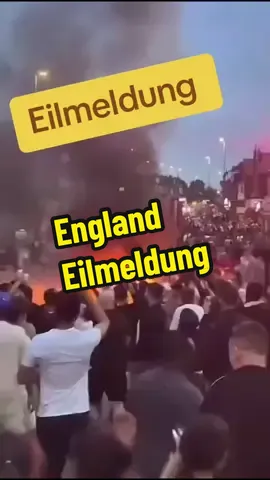 In Leeds (England 🏴󠁧󠁢󠁥󠁮󠁧󠁿) haben Migranten die Macht übernommen, die Polizei zieht Sicht zurück, die Straßen brennen 🔥 18.07.24 p.s was ich interessant finde ist warum darüber gestern kein einziger deutscher Nachrichtensender berichtet hat, heute auch noch nichts, keine einzige Meldung. #eilmeldung #breakingnews  #politik #eskalation  #fype #fypeeeeeeeeeeeeeeeeee #viral #fypシ゚ 