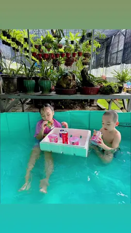 This is my daily life scene, i’m drinking milk and bathing in the pool with my younger brother