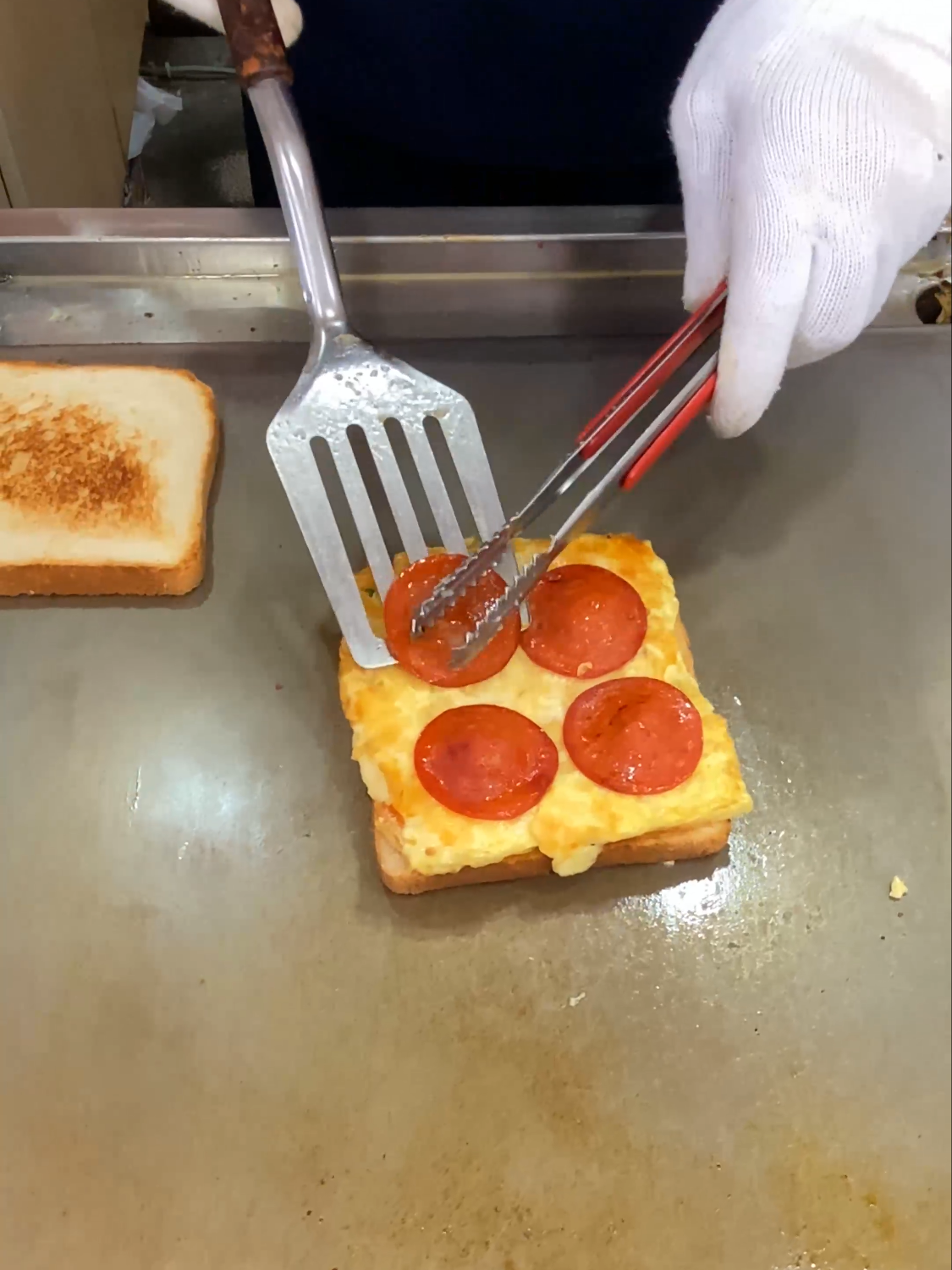 Combination Pizza Toast - Korean street food #fyp #fypシ #foryou #foryoupage #fy #fypシ゚viral #foryourpage #fypage #viral #viralvideo #videoviral #trending #foodasmr #yummy #yummyfood #fooddilex