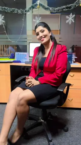 ආසාවෙන්මකරන මගේ ජොබ් එක ❤️💐😘 Just enjoying My dream job ❤️💐 #1millionaudition #1millionviews #trending #viral #fypシ゚viral #dreamgirl #mortivation #enjoylife #happyness #selfconfidence #trending #adaderananews #newsanchours @Ada Derana Sinhala @TV Derana #foryoupage #foryou 