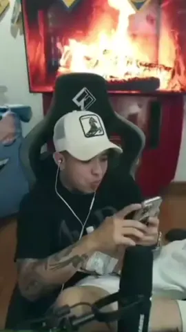 westcol llama a Aida, siempre tengo una excusa para llamarla #westcol #twitchwestcol #westcoltiktoker #colombia #mafer_rox #nocopy #Viral #fyp #parati #funny #aidamerlano #aidavictoria #crisvalenci
