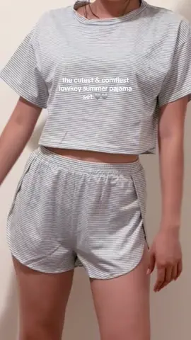 im obsessed how cute and comfy these summer pajamas were 😍 my new favorite pajama set  #pajamaset #pajamas #pajamaparty #pajamasets #loungewear #summerpajamas #summerpajamaset #sleepwearfashion 