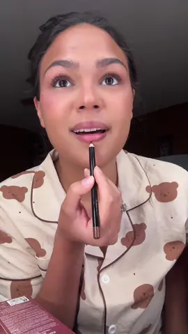 So affordable and gorgeous! #mattelipliners #liplinerhack #lipliner 